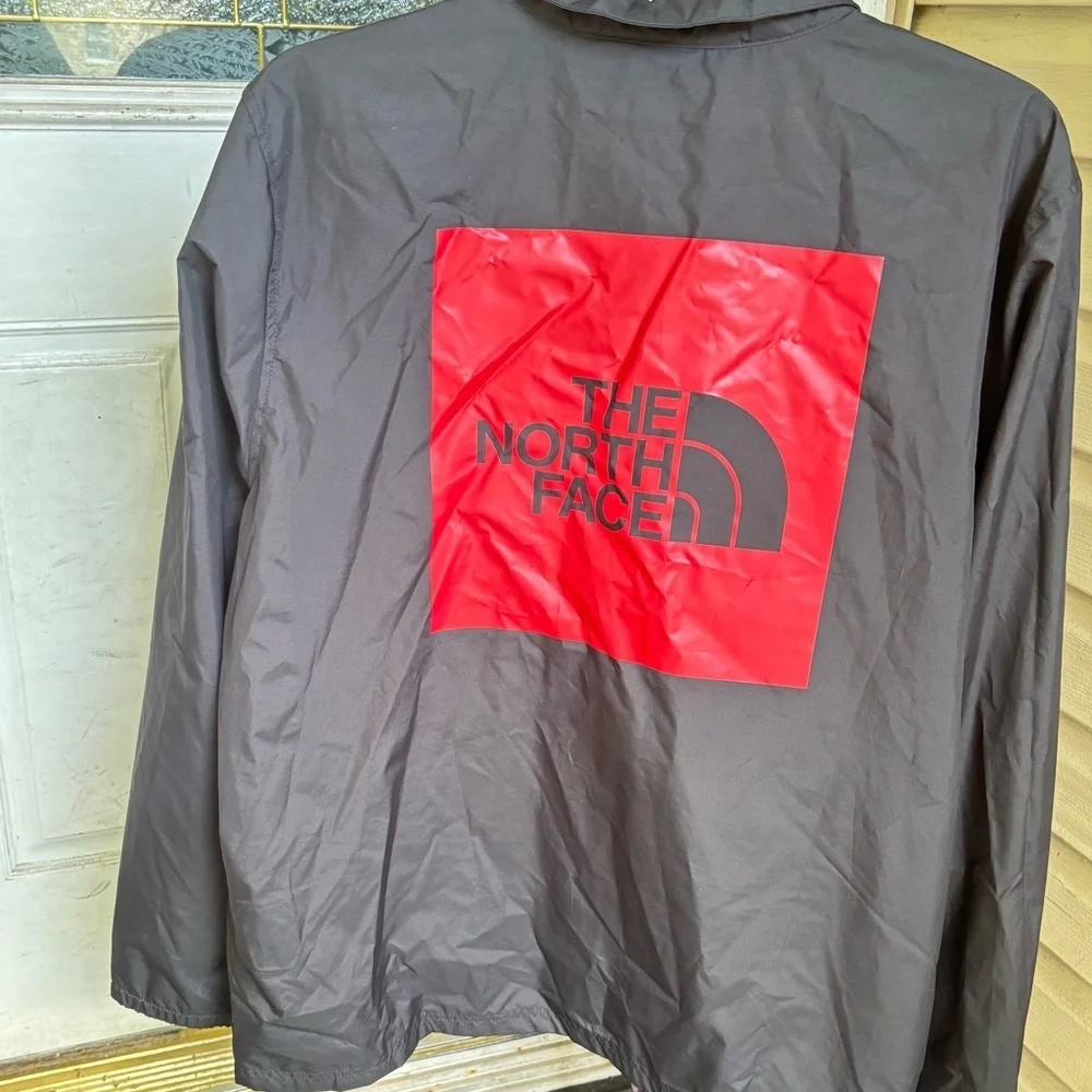 North Face Men's Easy Wind Coaches Jacket